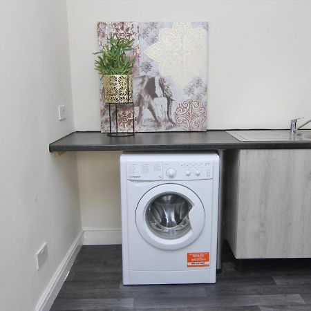 Lovely Twin Bed Studio Near Coventry Shopping Centre Bagian luar foto