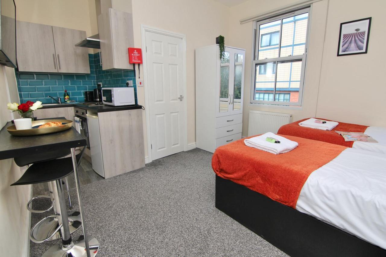 Lovely Twin Bed Studio Near Coventry Shopping Centre Bagian luar foto
